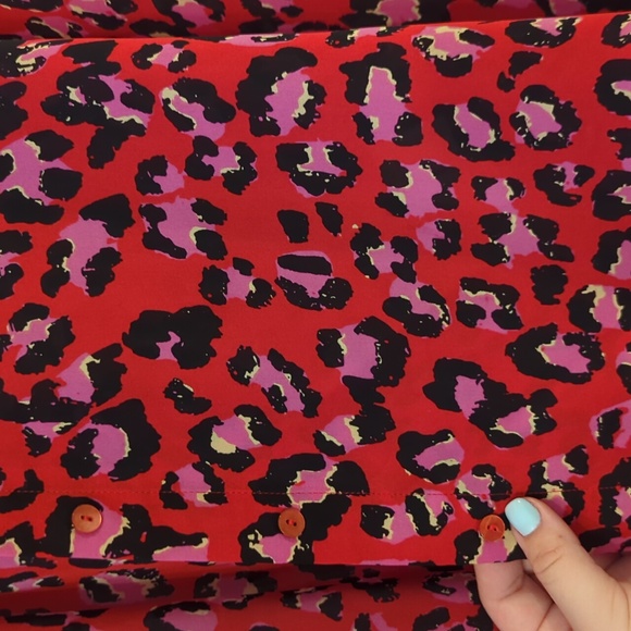 L'AGENCE 100% Silk Leopard Print Button Up Blouse XS - Picture 3 of 5